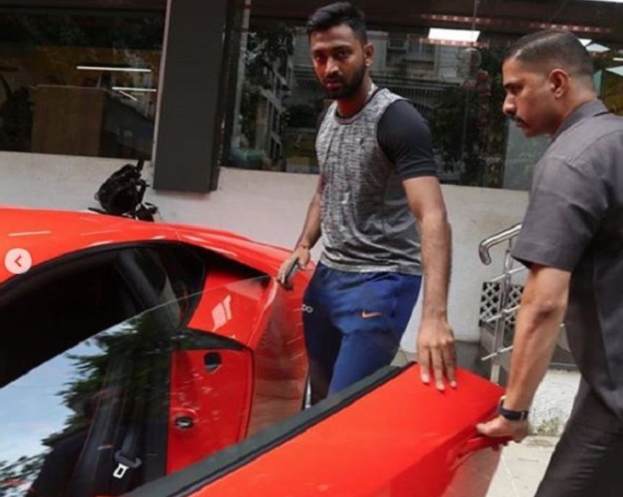 Krunal Pandya with Lamborghini Huracan