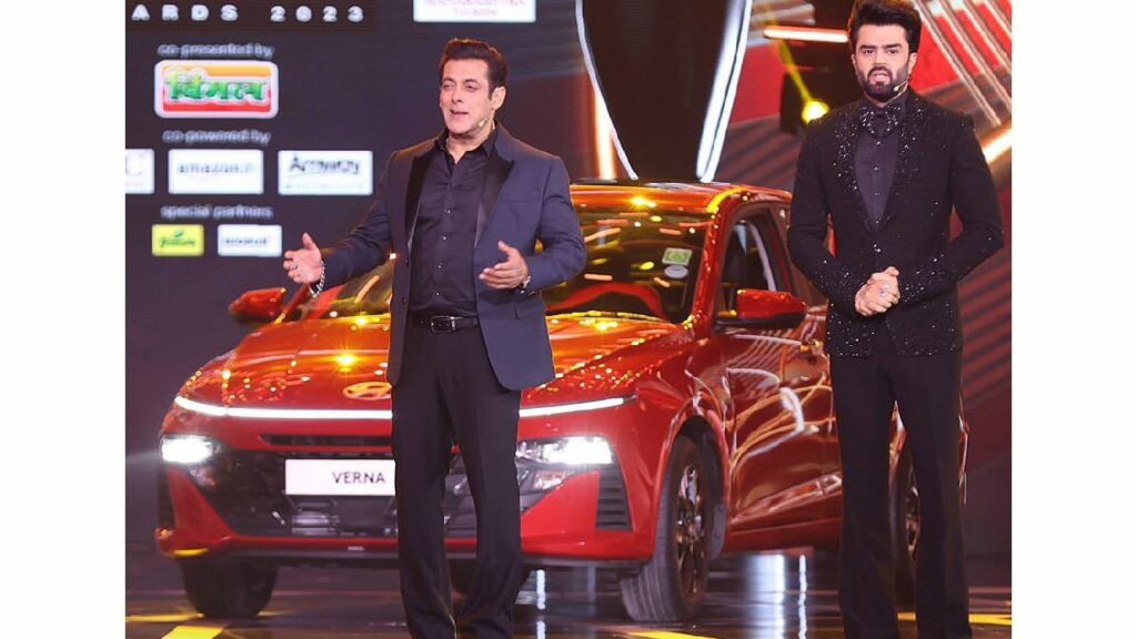 Salman Khan with Hyundai Verna at 68th Filmfare Awards