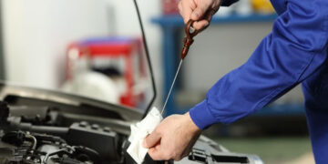 How To Check Engine Oil level Of Your Car Correctly - All About Buying & Selling of Used Cars