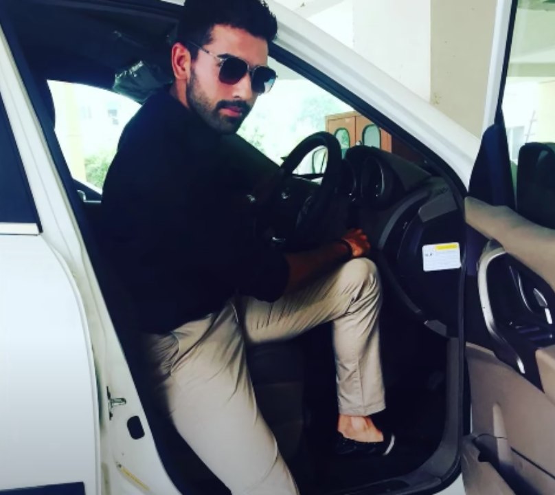 Deepak Chahar with Mahindra XUV500