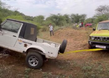 Maruti Jimny Rescued by Gypsy