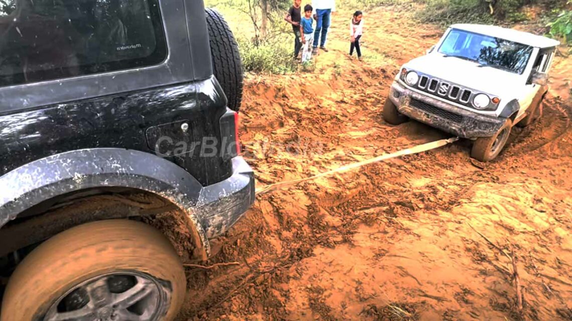 Maruti Jimny Rescues Mahindra Thar Stuck Off Road VIDEO » Car Blog India