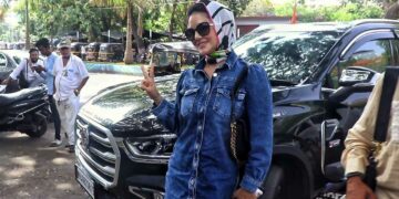 Sunny Leone in MG Gloster