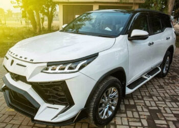 Lamborghini Urus kit on Toyota Fortuner