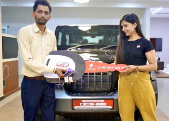 mahindra thar delivery girl