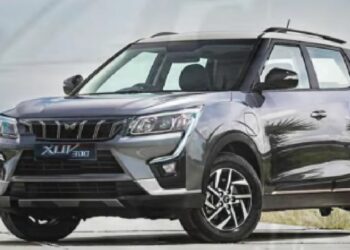 Mahindra XUV300 Facelift Front Three Quarters