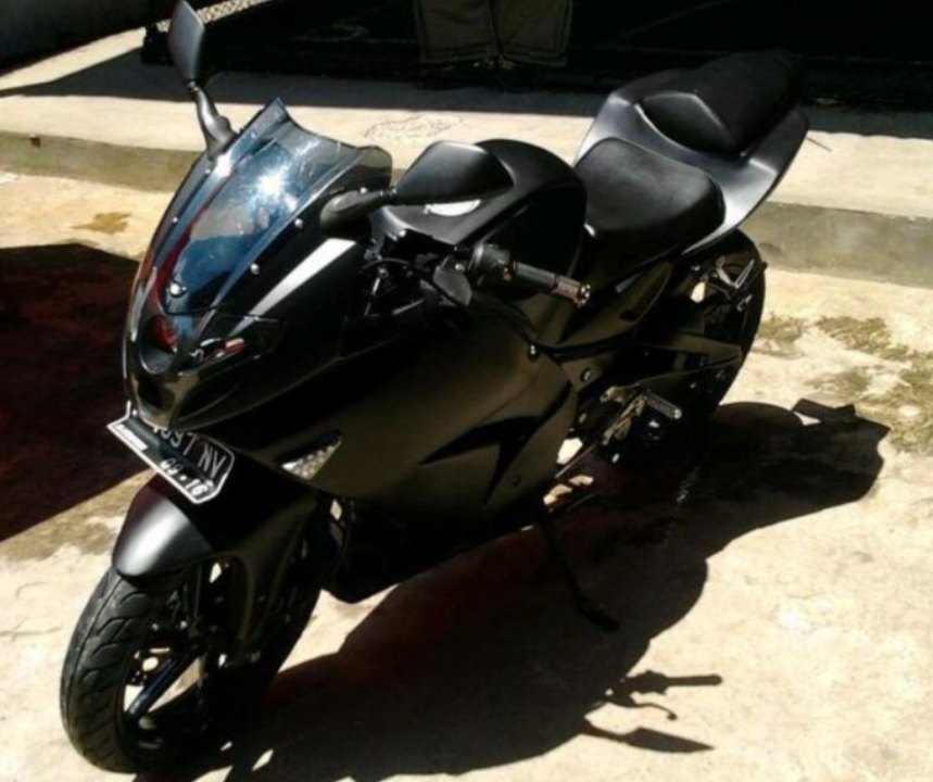 Matt Black Bajaj Pulsar 220f