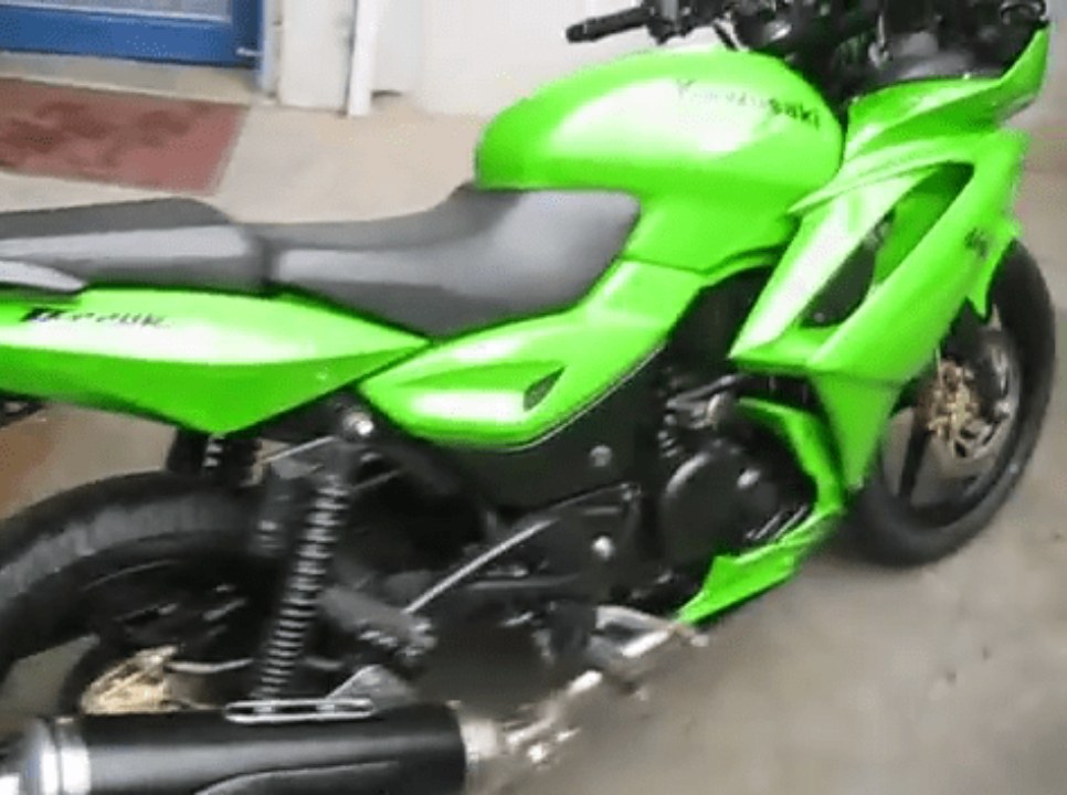 Modified Bajaj Pulsar 220f Ninja Green