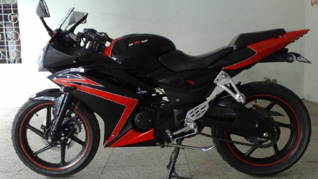 Bajaj Pulsar 220f Inspired by R15