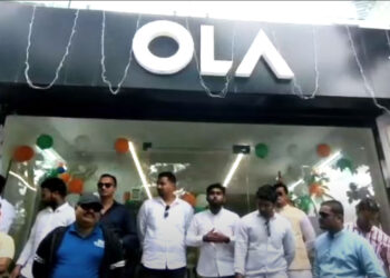 Ola Electric Customers Shut Down Showroom For Poor Service