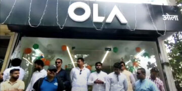 Ola Electric Customers Shut Down Showroom For Poor Service