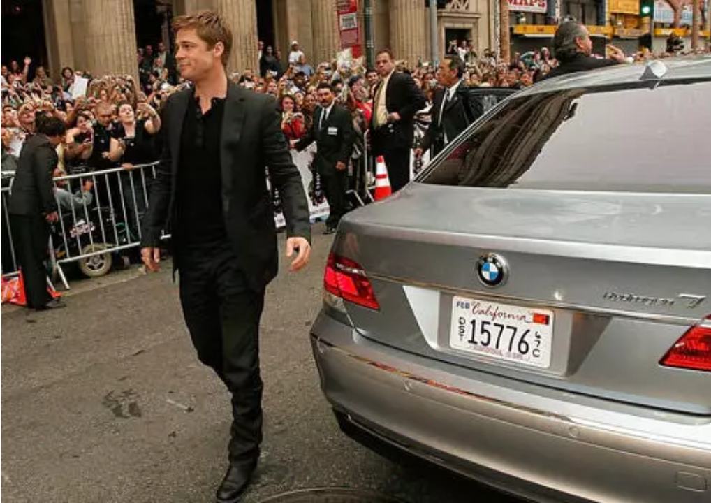 Brad Pitt in Bmw Hydrogen 7