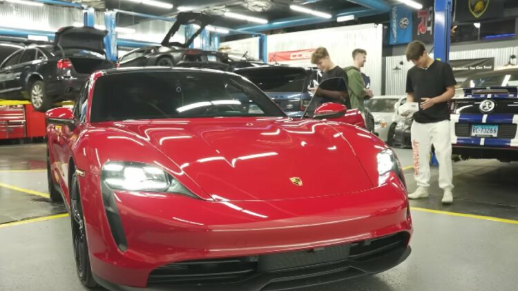 Clix Porsche Taycan 4S