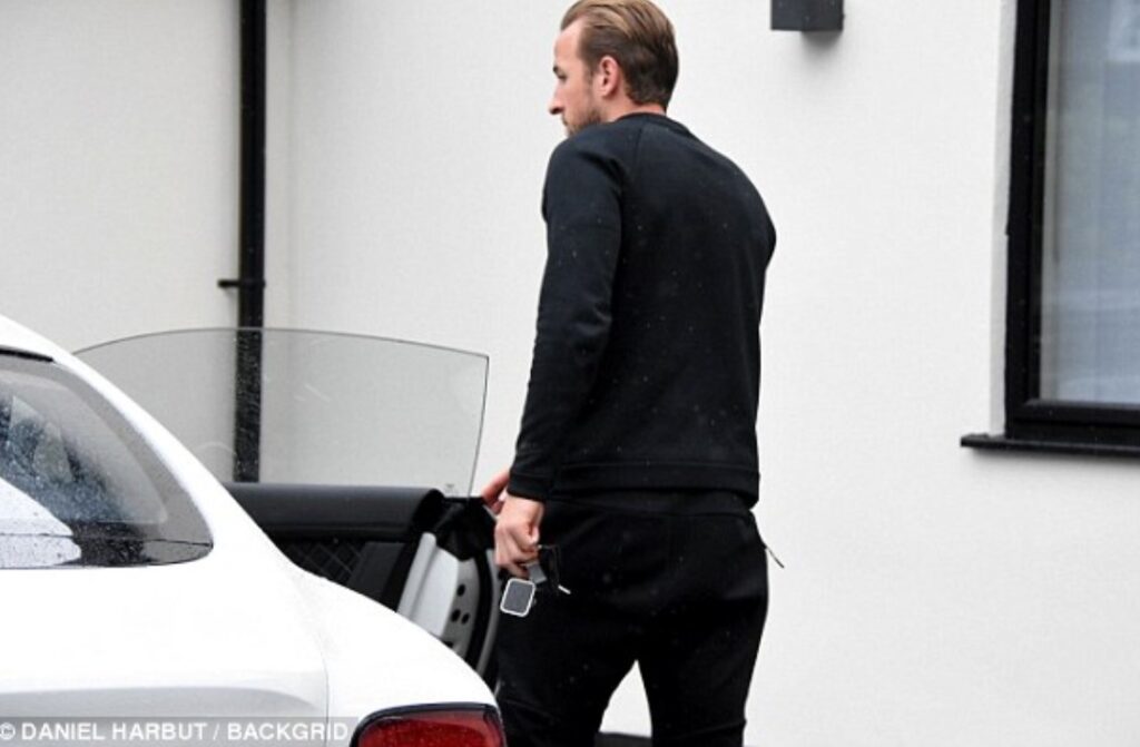 Harry Kane with Bentley Continental GT