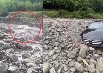 Mercedes E-Class Washed Away in Water