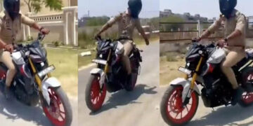 UP Cop Stunts Yamaha MT15
