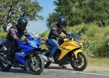 Hero Karizma XMR vs Yamaha R15 Drag Race