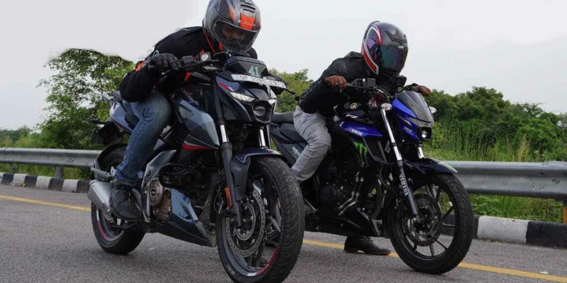Yamaha FZ25 vs Bajaj Pulsar N250 Drag Race