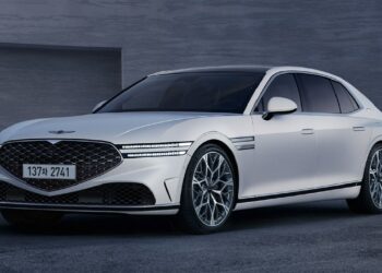 Genesis G90 Front Three Quarters