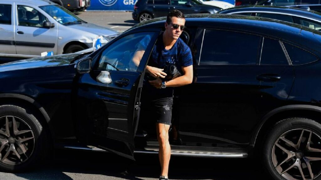 Giovani Lo Celso in his Mercedes-Benz GLC-Coupe