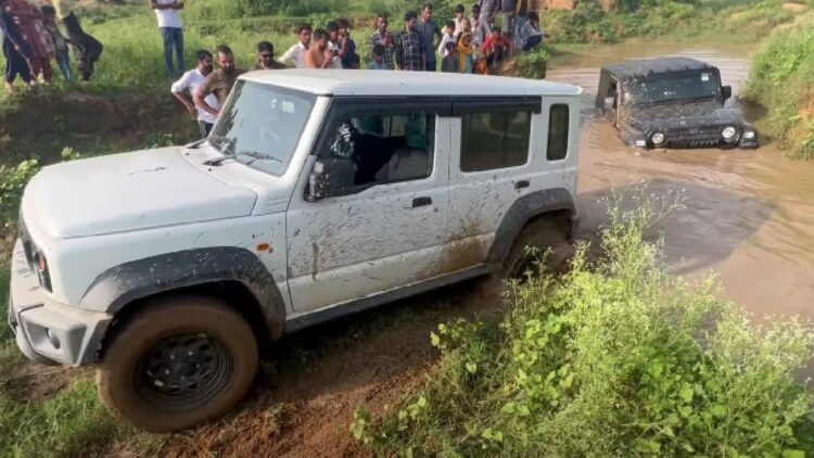 Maruti Jimny Tries to Tow Mahindra Thar