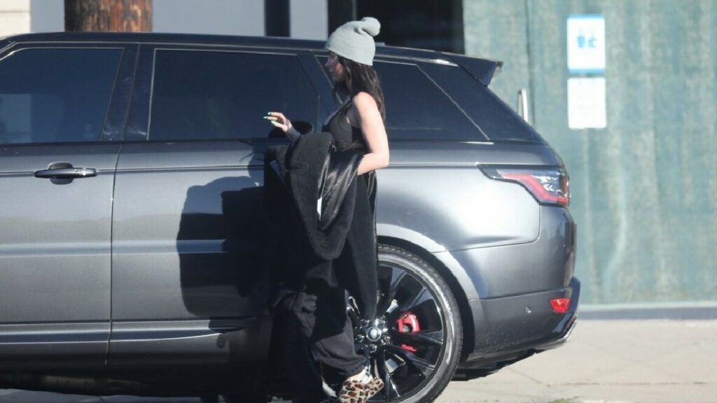Megan Fox in her Range Rover Sport