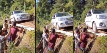 Maruti Alto Crosses Broken Bridge On People's Shoulders [Video]