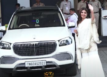 Shilpa Shetty in Mercedes Maybach GLS600