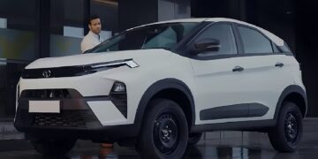 Tata Nexon Second-from Base Pure Variant