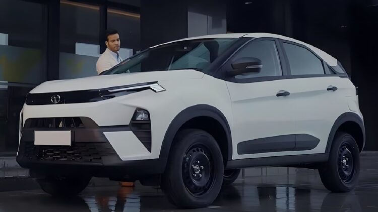 Tata Nexon Second from Base Pure Variant