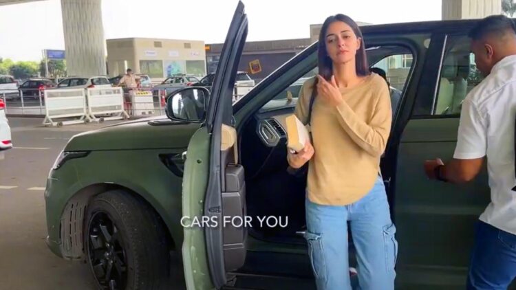 Ananya Pandey Range Rover Sport