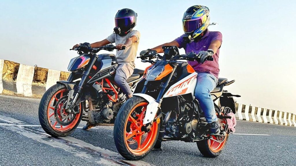 KTM Duke 250 BS6.2 vs Duke 250 BS6 Long Drag Race [VIDEO] » Car Blog India