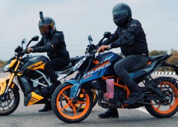 KTM Duke 390 vs TVS Apache RTR 310 Drag Race