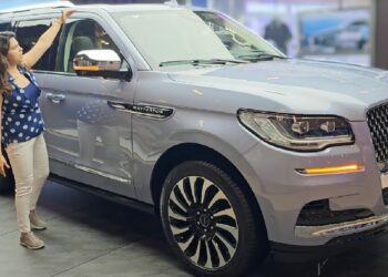 Indian Vlogger Details 2023 Lincoln Navigator