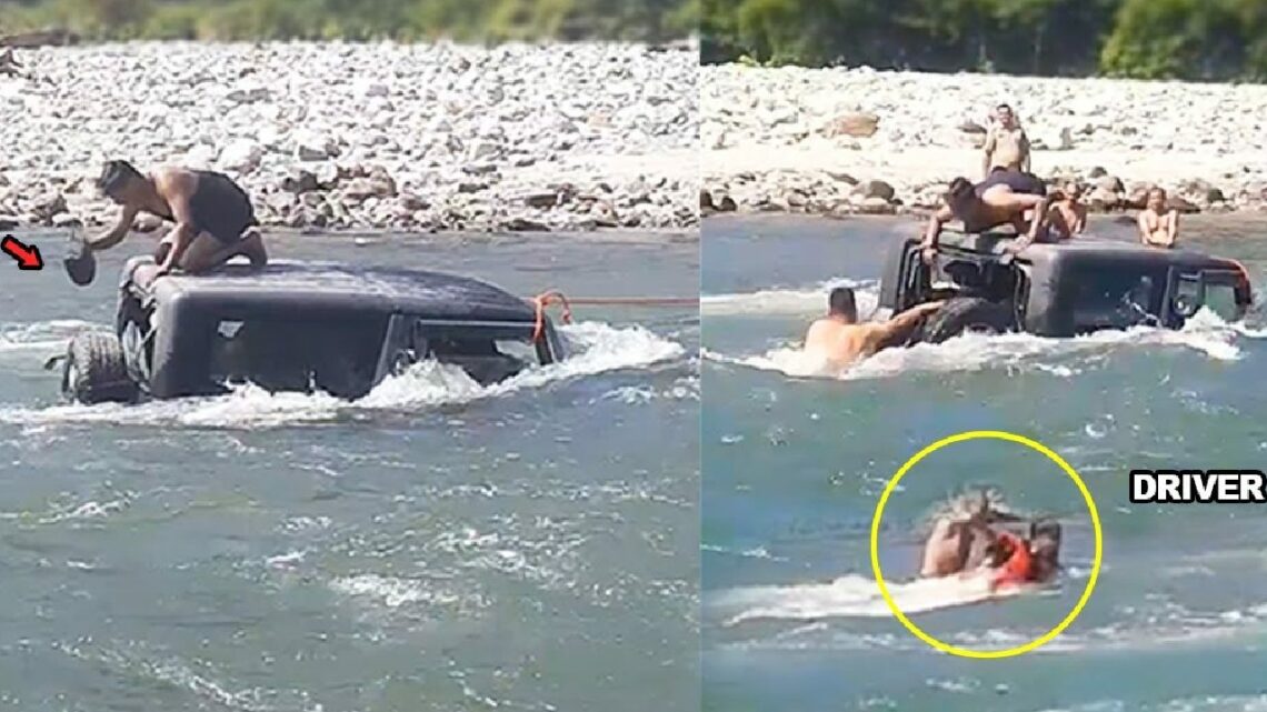 Mahindra Thar Stuck in River