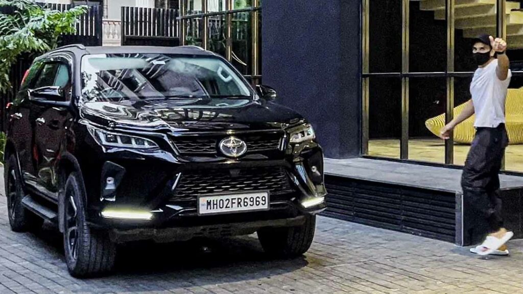 ranveer singh toyota fortuner legender