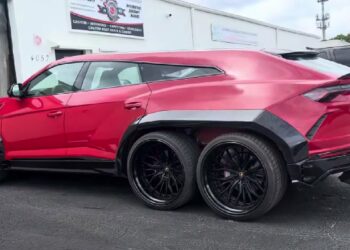 First Lamborghini Urus 6x6