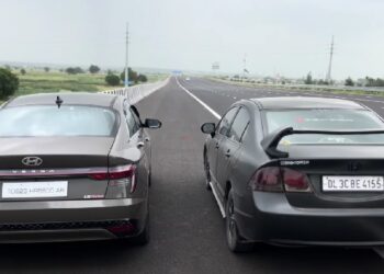 Hyundai Verna vs Honda Civic Drag Race