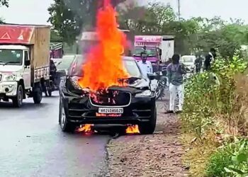 jaguar catches fire gurgaon jaipur highway