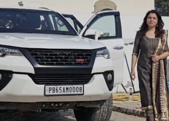 Indian Vlogger Details Sidhu Moosewala Bulletproof Toyota Fortuner