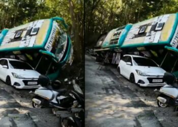 bus falls on hyundai elite i20