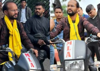 mla Dodiyal rides motorcycle to state assembly bhopal