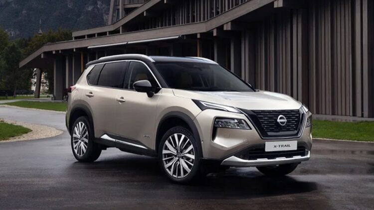 Nissan X-Trail Front Three Quarters