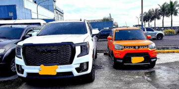 Maruti Suzuki S-Presso Looks Shocking Small Next To GMC Yukon Denali