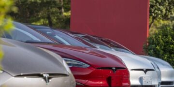 Tesla Cars Recalled in USA for AutoPilot