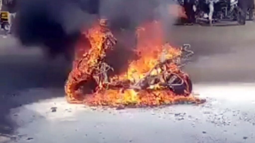 ampere Magnus ex electric scooter fire