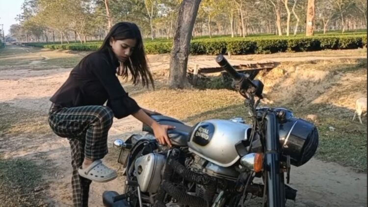 Helmetless YouTuber Rides Royal Enfield in Slippers