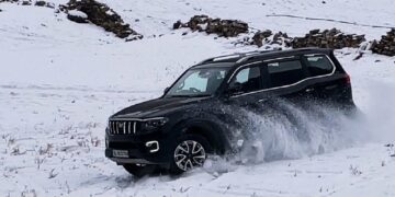 Mahindra Scorpio N Drifts on Snow