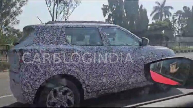 Mahindra XUV300 Facelift Spied Testing