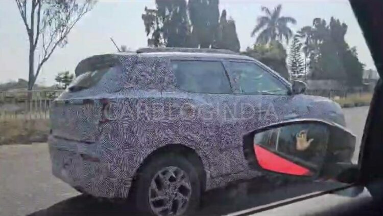 Mahindra XUV300 Facelift Spied Testing